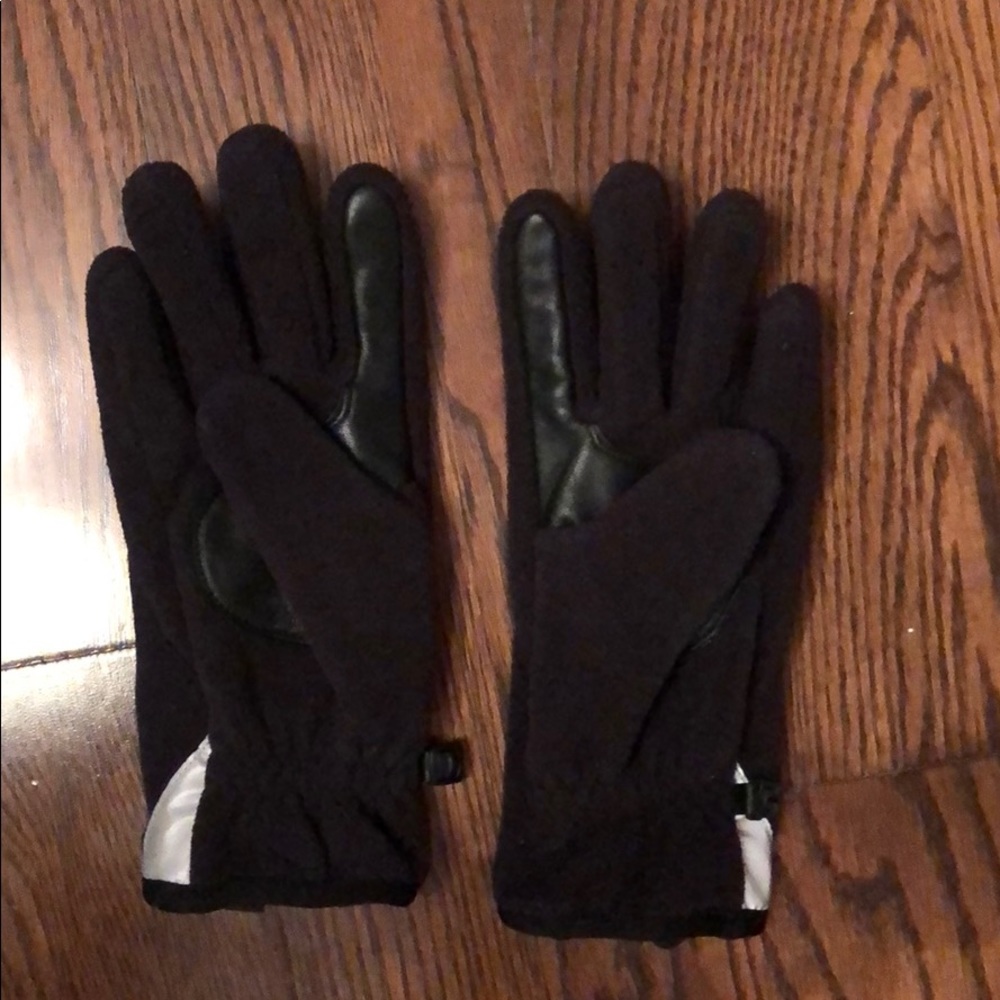 REI men’s gloves